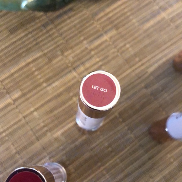 DOLL 10 LIP CRAYON 💄 - Picture 9 of 10